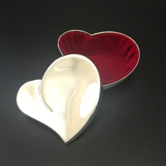 International Silver Company Heart Jewelry Box - Picture 2 of 6